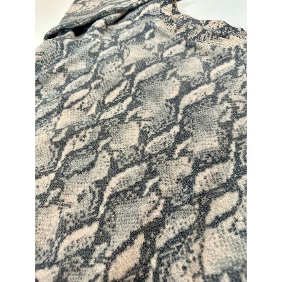 Paige Women's Size M Daytona Roccia Python Sweatshirt Cream Black - Picture 7 of 9